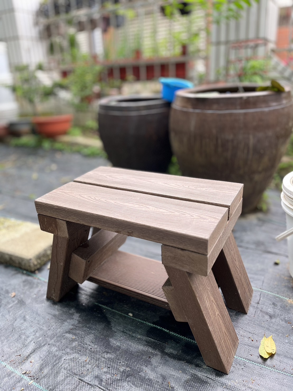 塑 木 座 椅