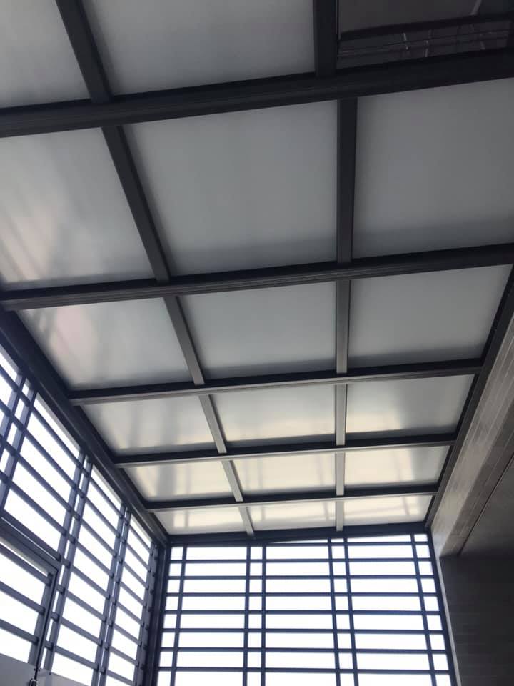 【台南防盜窗安裝】頂樓塑鋁板採光罩聯結防盜窗